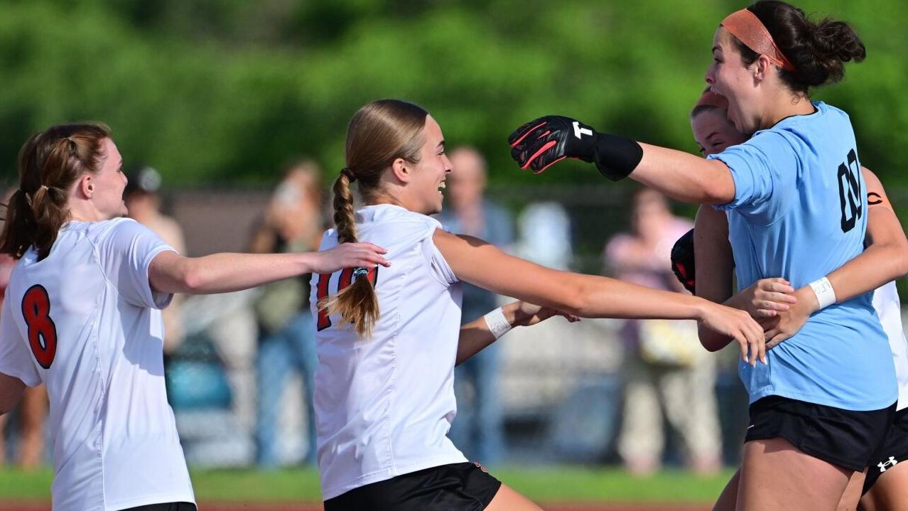 Edwardsville heads into first girls soccer state semifinal with plenty of momentum